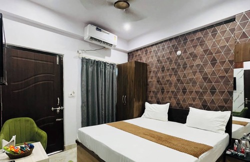 Varanasi Hotel | Hotel Vinayak Grand Varanasi