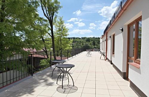 Kurdejov Hotel | Hotelový dům Kaskáda - Bed and Breakfast