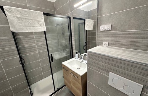 Satolas-et-Bonce Apartment | House 40 With 5 Bedrooms Lechaffardcom