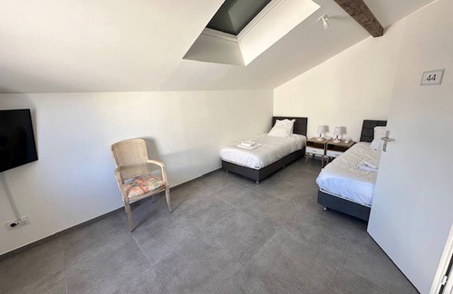 Satolas-et-Bonce Apartment | House 40 With 5 Bedrooms Lechaffardcom