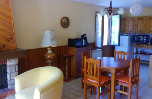 Sauveterre-de-Comminges Cabin | House at the foot of the Pyrenees for family vacations, in a quiet area.
