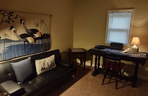 Middletown House | House central Location with Home Gym