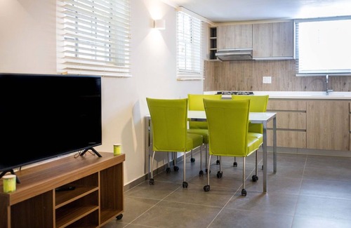 Montana Rey Apartment | House Chloe is a cozy renovated 2 bedroom apartment