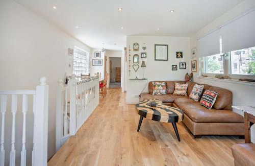 New Town Apartment | House close to Old Town Edinburgh