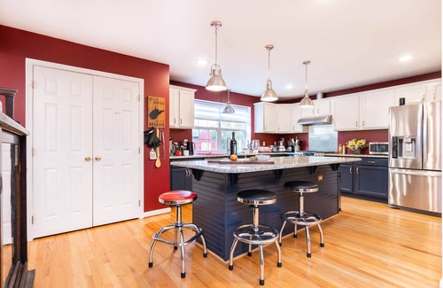 Summit Point House | House & Cottage in Summit Point - Wild & Wonderful