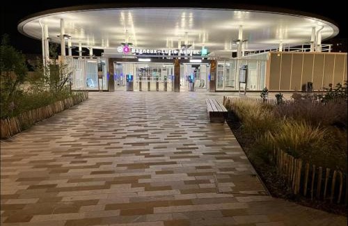 Bagneux Villa | House D by 1 minute metro for PARC EXPO and ORLY