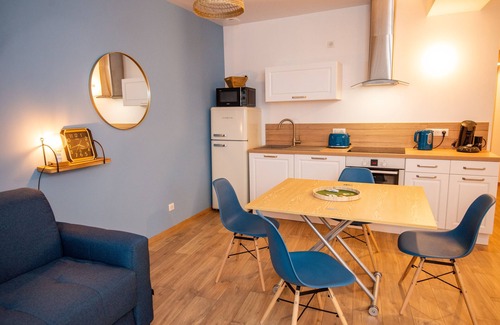 Accolay House | HOUSE DIVIDED INTO 2 APARTMENTS FOR 8 PEOPLE