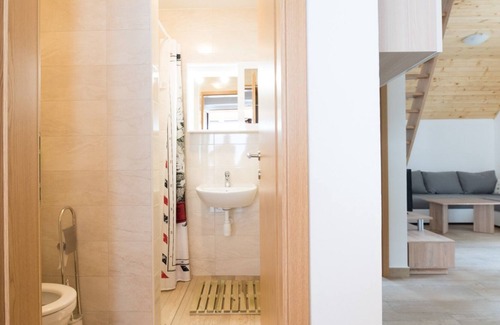 Soca House | House Dormica