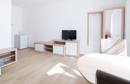 Soca House | House Dormica