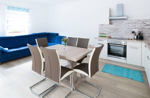 Soca House | House Dormica