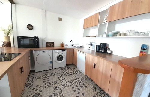 La Tourlandry House | House Gite 9pers + access Château de la Tourlandry (Park & wellness area)