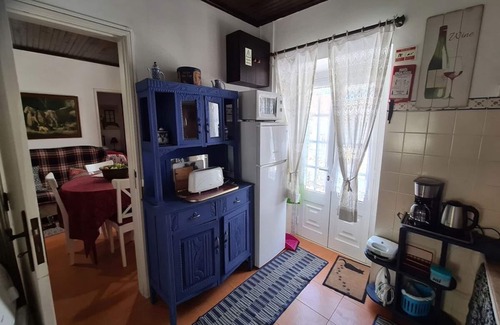 Carvalhal Benfeito House | House in a Farm Between Vineyards 1