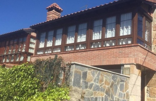 Comillas City Center House | House in Comillas near the center