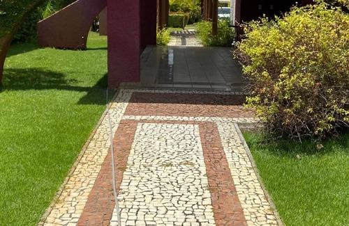 Jaua House | HOUSE IN INTERLAGOS, WITH DOUBLE PLOT, SWIMMING POOL, BARBECUE AND BEAUTIFUL GARDEN