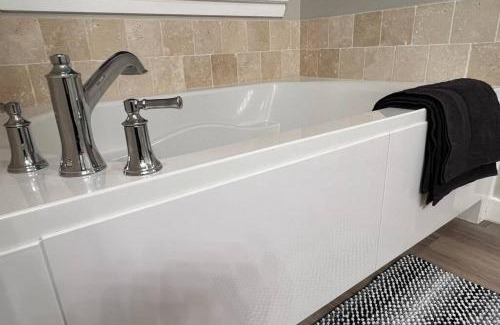 Midland House | House in Midland TX with pool