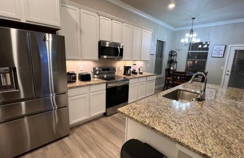 Midland House | House in Midland TX with pool