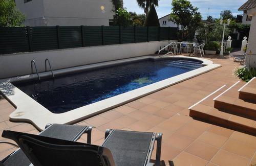 El Roc de Sant Gaieta House | House in Roda de Berà, with private pool and tennis court!