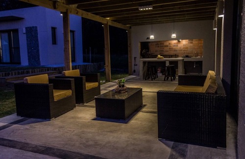 San Vicente House | House in Semiprivate Neighborhood, near Del Mar