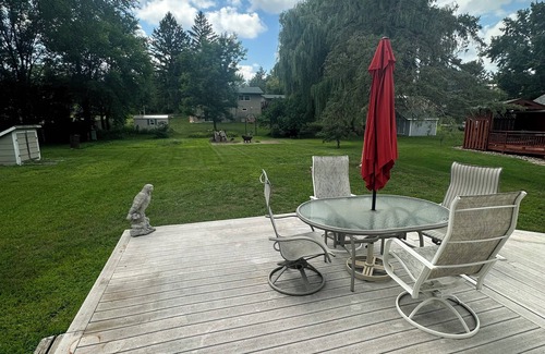 Somerset House | House in Somerset walking distance to the river, wedding venue and amphitheater!