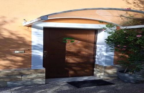 Moscufo House | House in the countryside surrounded by olive trees, with garden and terrace