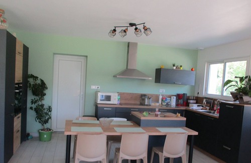 Hesmond House | House in the hollow of the Embryenne valley.