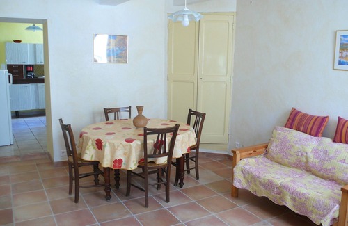 Feuilla House | House in village 15 minutes from the sea