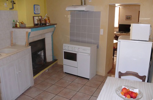 Feuilla House | House in village 15 minutes from the sea