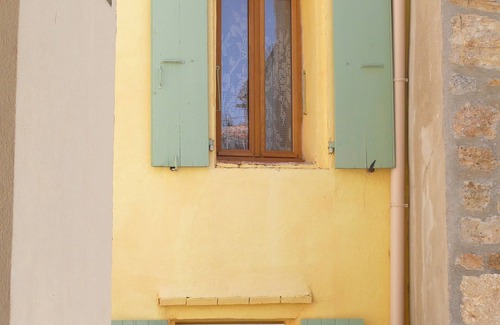 Feuilla House | House in village 15 minutes from the sea