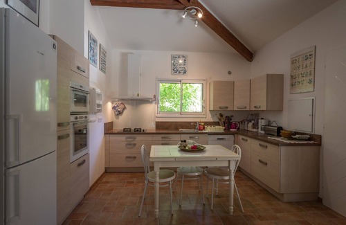 Maora House | house located in a haven of greenery 15 minutes walk from the beach of Maora