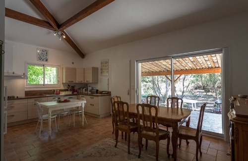 Maora House | house located in a haven of greenery 15 minutes walk from the beach of Maora