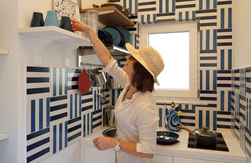 Meta Apartment | House near the sea with Jacuzzi pool, terrace - solarium and garden