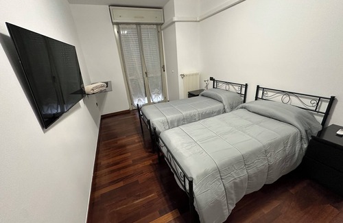 Rozzano Bed & Breakfast | House of bea humanitas forum