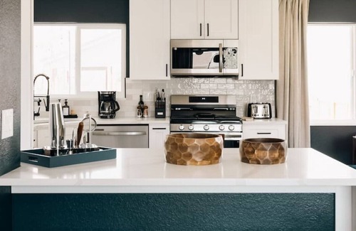 South Westminster House | House of Noir Élan | Stunning 6BR Designer Retreat