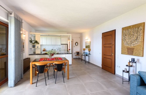 Elea Villa | House of Phoenicia - Elena of Laconia