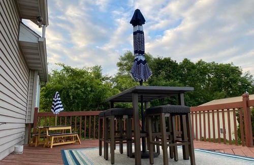 Palmyra House | House On Grass Runway with Fly-In/Fly-Out Access