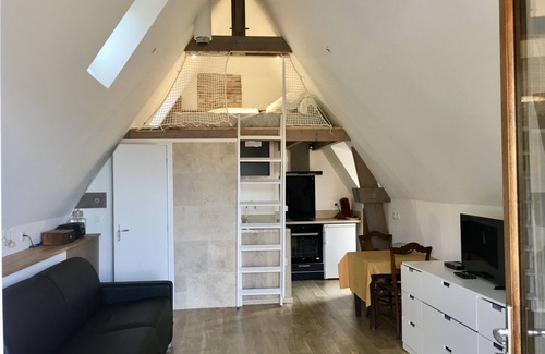 Prudhomat House | House on the ramparts, at the foot of Castelnau castle