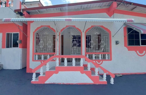 Port Morant House | House - Sleeps 4 - Patio - Parking