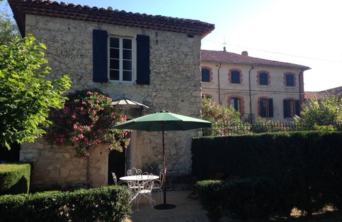 Seguret Cottage | House - Vaucluse - Provence - Castle with wooded park