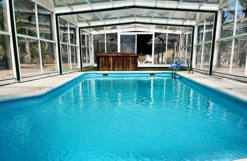 Cadalso de los Vidrios House | House with swimming pool, paddle and 25 hectares for 11 persons