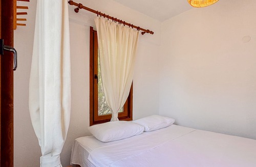 Bozcaada House | House w Garden 5 min to Tuzburnu Bay in Nature