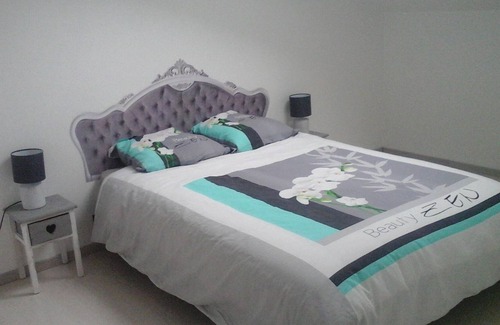 Vezins House | House with 40m² living room in a quiet area