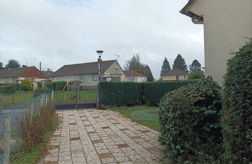 Flers House | House with beautiful garden very close to nature and the city