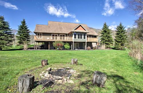 Snowshoe House | House with Deck, Fire Pit - 15 Mins to Snowshoe!