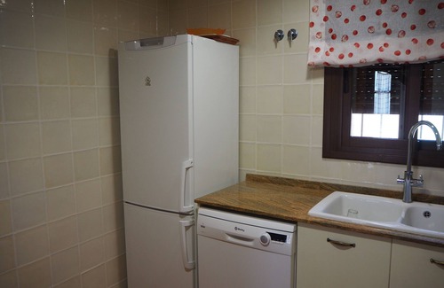 Tortosa Cottage | House with fenced garden, ideal for families. Near mountain and Ebro Delta.