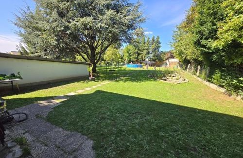 Bruck an der Leitha Apartment | House with garden near Vienna & airport