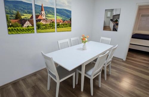 Bruck an der Leitha Apartment | House with garden near Vienna & airport