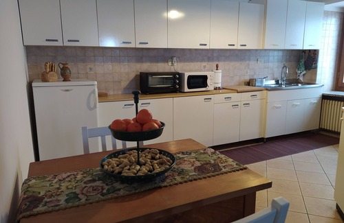 Castello Tesino House | House with garden within the historic village of S. Polo