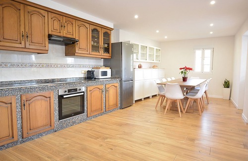 Oubina House | House with huge garden in Cambados