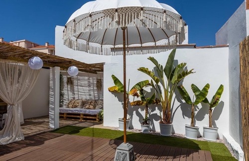 Sines House | House with indoor and outdoor garden - 5 minutes walk from the beach