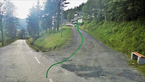 Eide House | House with lake view near Atlantic road